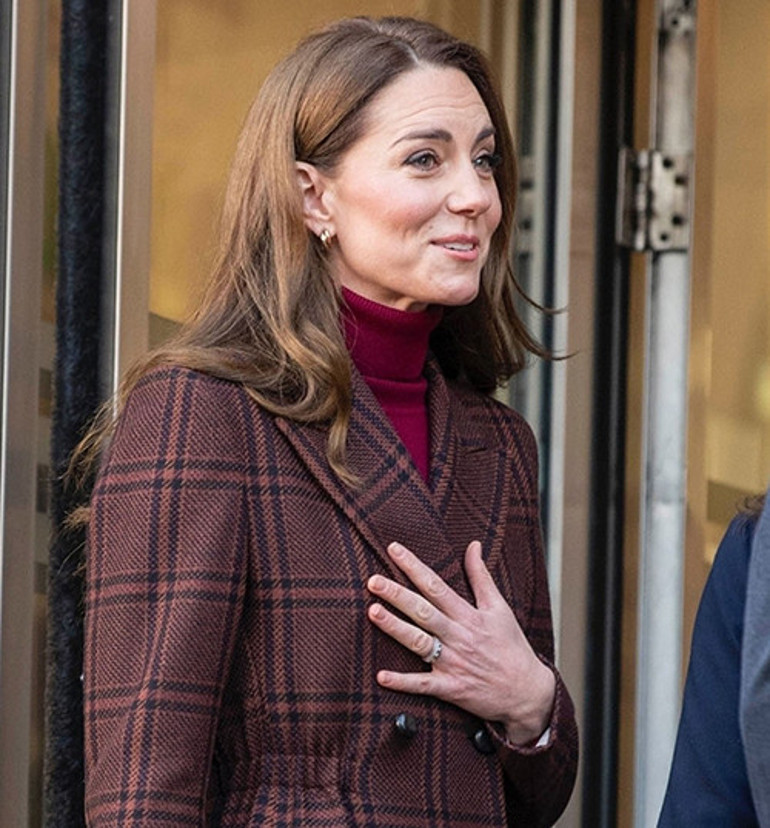 Acı hatıralar aklına düştü... O  gün gülümsemek öyle zor geldi ki