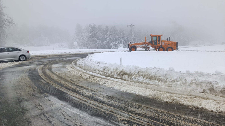 Balkanlardan gelen kar İstanbula ilerliyor Bölgede kartpostallık manzaralar ortaya çıktı