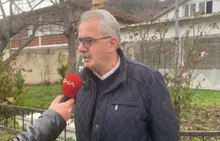 Vatandaşlar uyarıldı Çit devrilince firar etti, ekipler peşine düştü... Sokakta yiyecek ararken görüntülendi