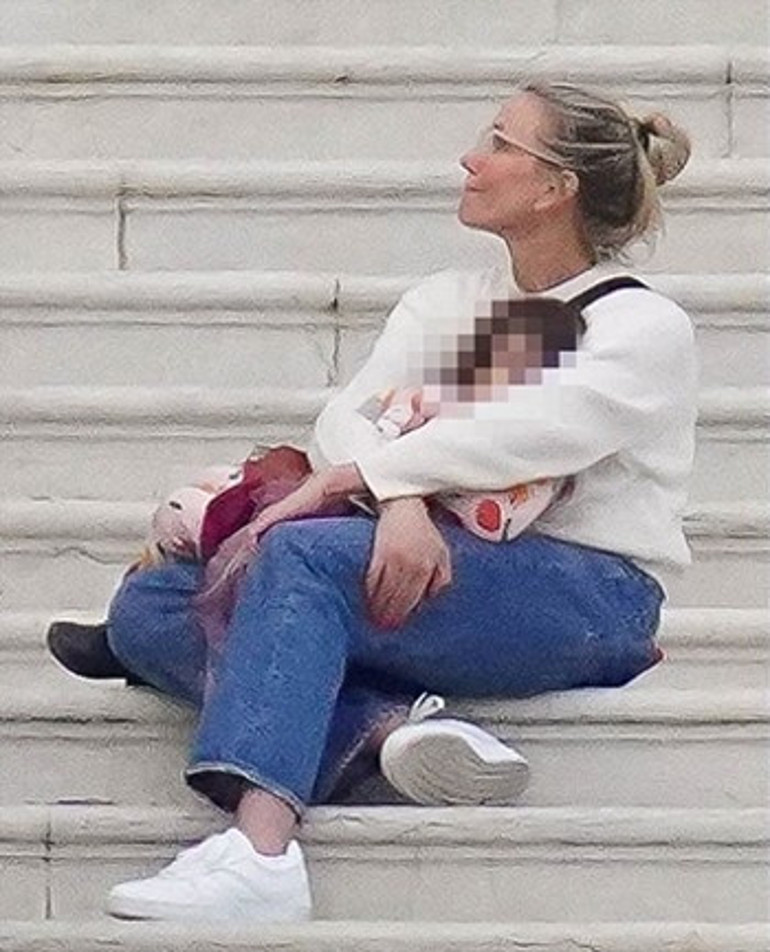 ‘Artık uyanınca yüzümü bile yıkamıyorum’ demişti… Ailesi uğruna bıraktığı oyunculuğa böyle geri döndü