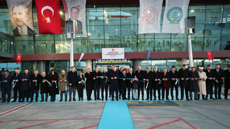 Cumhurbaşkanı Erdoğan Kayseri Havalimanının yeni termal binasının açılışını yaptı