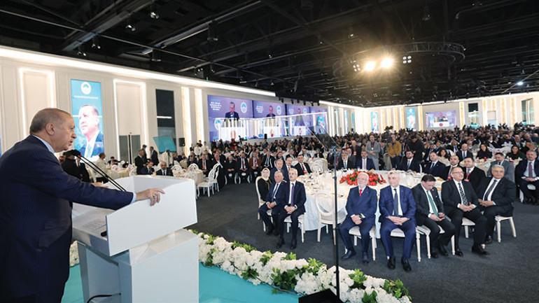 Son dakika... Cumhurbaşkanı Erdoğan Kayseride iş dünyasına seslendi: Ekonomi programımız olumlu gidiyor