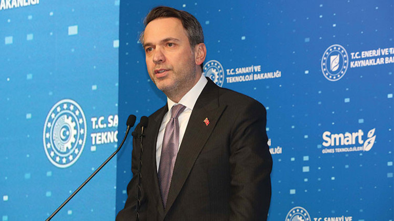 Bakan Kacır ve Bakan Bayraktar, İzmirde tesis açılışına katıldı