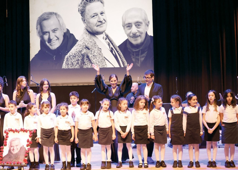 Nazım Hikmet şarkılarla anıldı