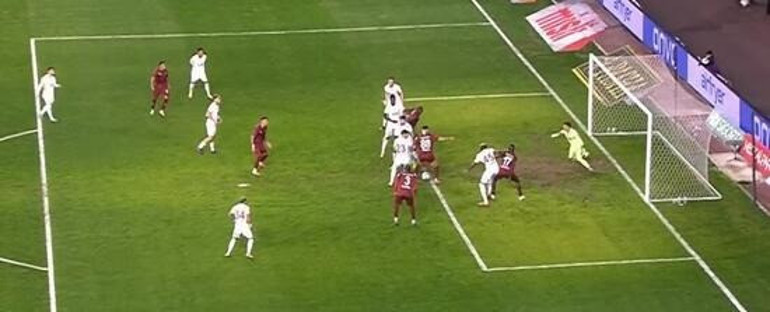 Hatayspor - Galatasaray maçına damga vuran pozisyon Yüzde yüz penaltı Yabancı VAR ciddi hata yaptı