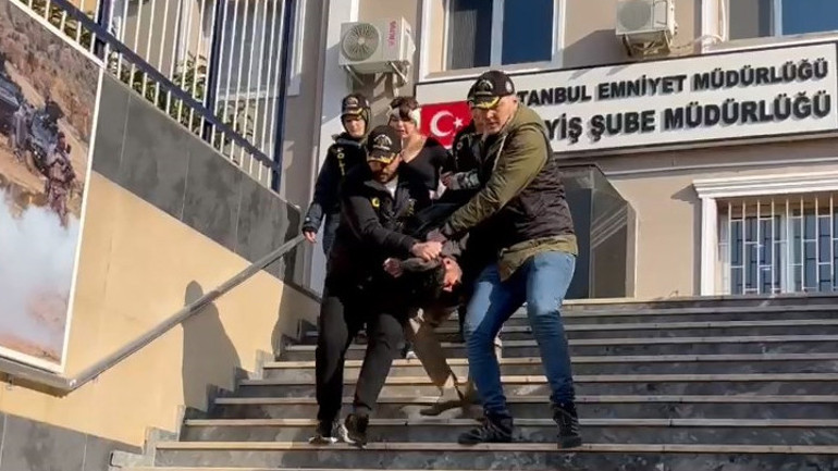 İstanbulda sosyal medyadan müstehcen yayın yapan kadın tutuklandı