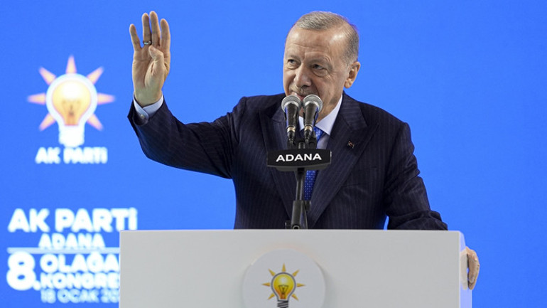 Cumhurbaşkanı Erdoğandan CHP lideri Özele: Bu işleri bırakın, gidin kart oyunu oynayın