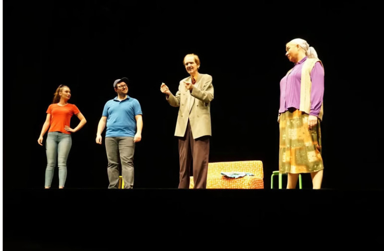 ‘Türk Usulü Yüksek Almanca’ sahnede