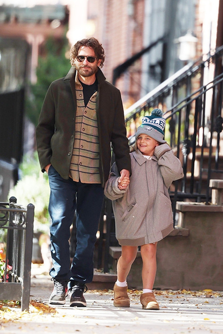 Yağmurlu bir günde aşklarını ilan etmişlerdi... Daha evlenmeden dört kişilik bir aile oldular