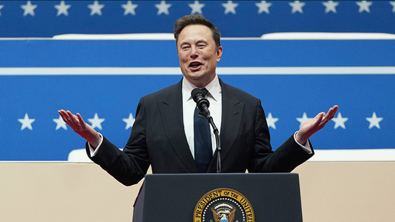 Elon Muskın selamı tepki çekti: Yanıt gecikmedi