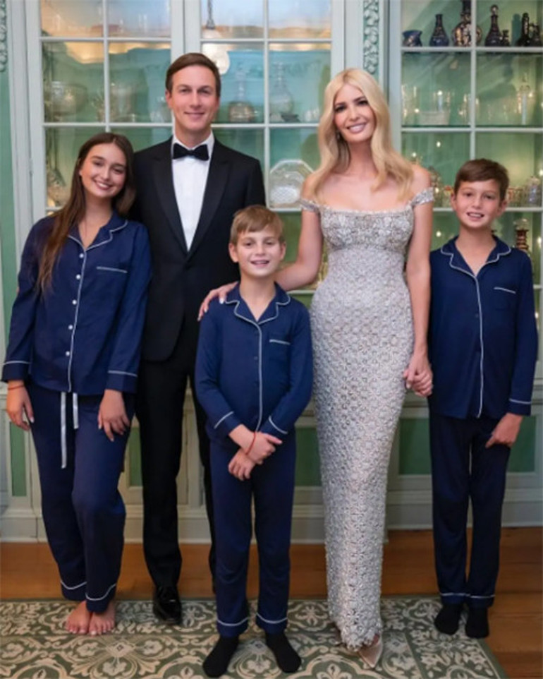 Her zamanki gibi tek rakibi üvey annesi... Sanki gelin oluyormuş gibi