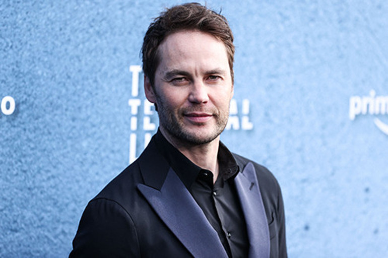 Ünlü oyuncu bir bavulla yollara düşmüştü... Başını sokacak evi bile yoktu...  Metroyu kendine yuva bildi