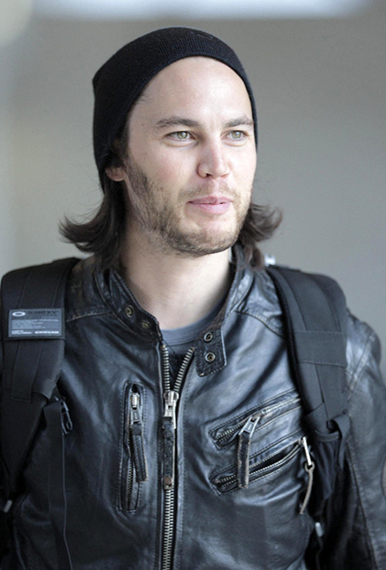 Ünlü oyuncu bir bavulla yollara düşmüştü... Başını sokacak evi bile yoktu...  Metroyu kendine yuva bildi