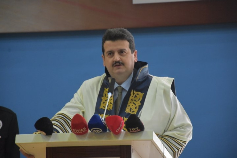 Şehit polis memuru Şeyda Yılmazın ismi mesleğe ilk adım attığı yere verildi... Eşi gözyaşlarına hakim olamadı