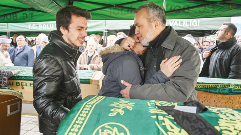 Gözyaşları sel oldu... 8 kişilik ailesiyle can veren Sena’nın son sözleri: Ölüyoruz anne hakkını helal et