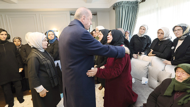 Gözyaşları sel oldu... 8 kişilik ailesiyle can veren Sena’nın son sözleri: Ölüyoruz anne hakkını helal et
