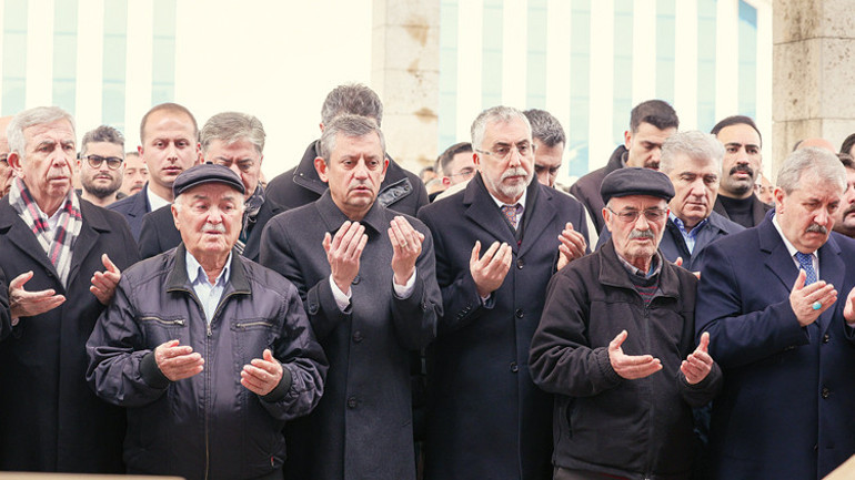 Gözyaşları sel oldu... 8 kişilik ailesiyle can veren Sena’nın son sözleri: Ölüyoruz anne hakkını helal et