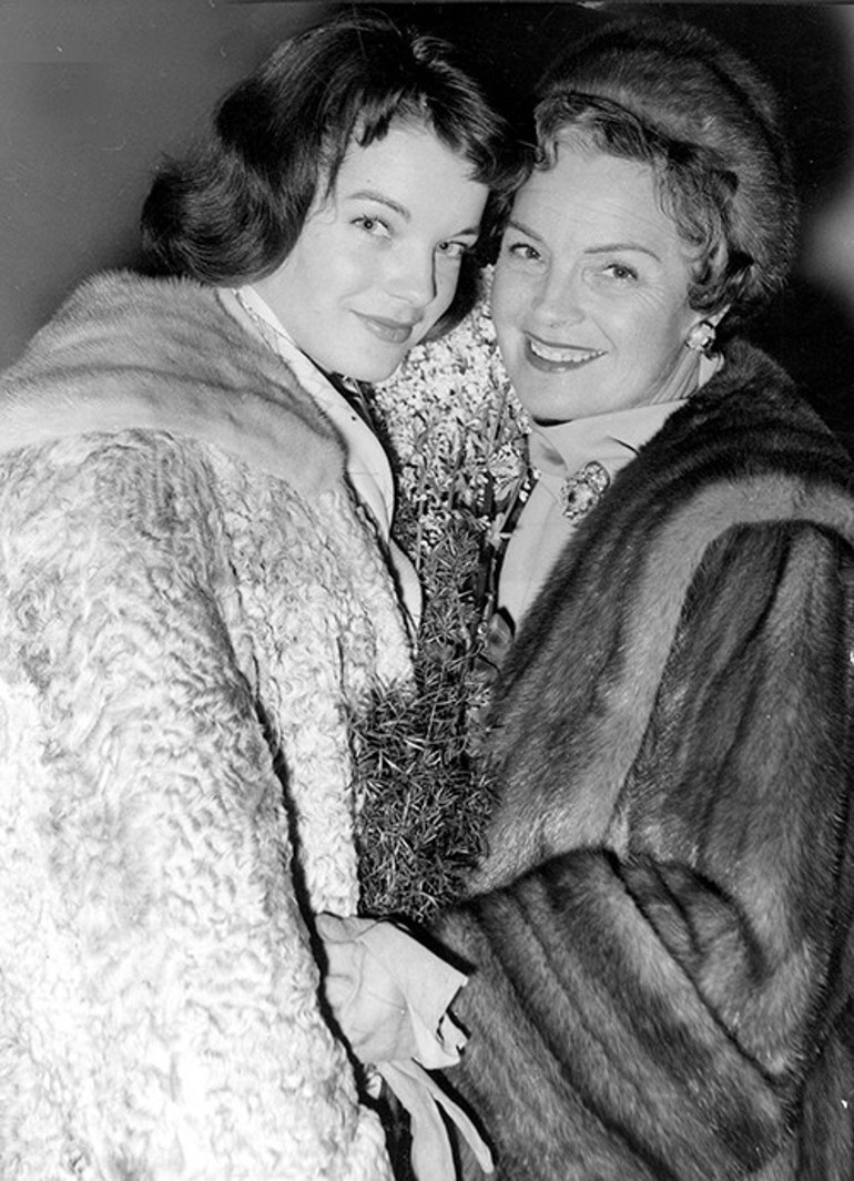 İhanete dayandı ama evlat acısı yıktı geçti... Güzel oyuncunun 43 yıllık hayat öyküsü bir köy mezarlığında son buldu