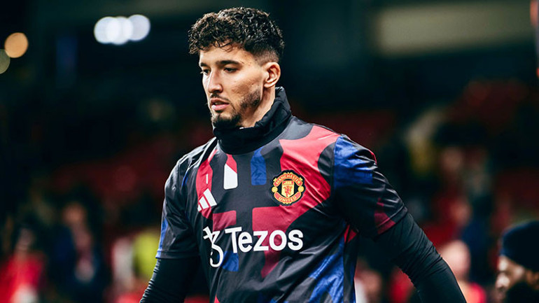 İngilterede gündem Altay Bayındır: Onanadan daha iyi kaleci | Can Uzun attığı golle tarihe geçti.