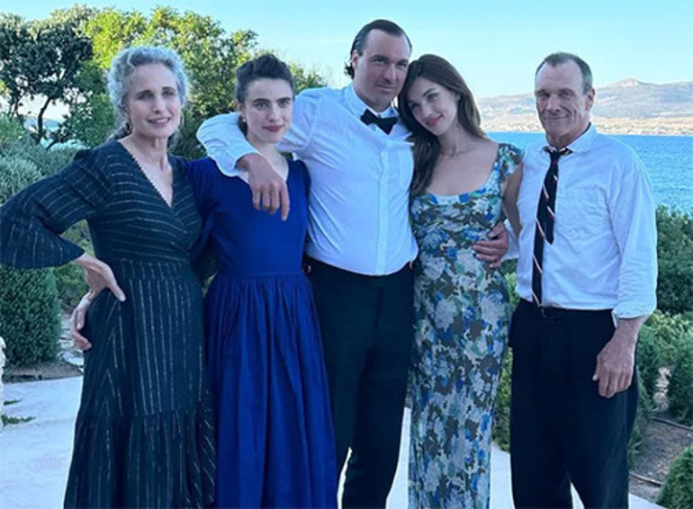 Herkes ne güzel yaşlandığını konuşuyor... Yıllardır bir hastalığı varmış... Çok şükür dizlerim ağrımıyor