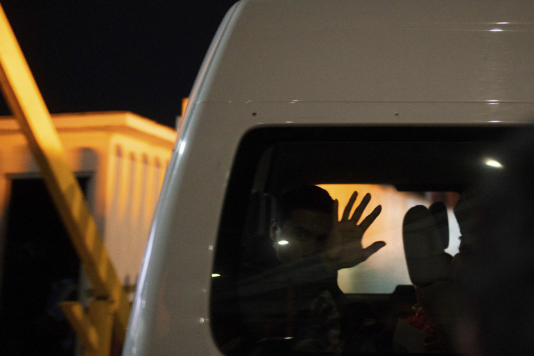 Trumpın sınır dışı operasyonu başladı: Yüzlerce göçmen gözaltına alındı Meksika alarmda, ABD: Binlerce asker daha gönderebiliriz