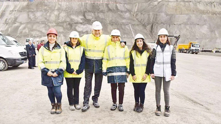 Türkiye’nin mühendis kızı dünya inşaatının başına geldi