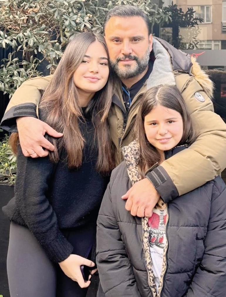 Eski eşler yemekte buluştu... Elif Ada babasının kopyası