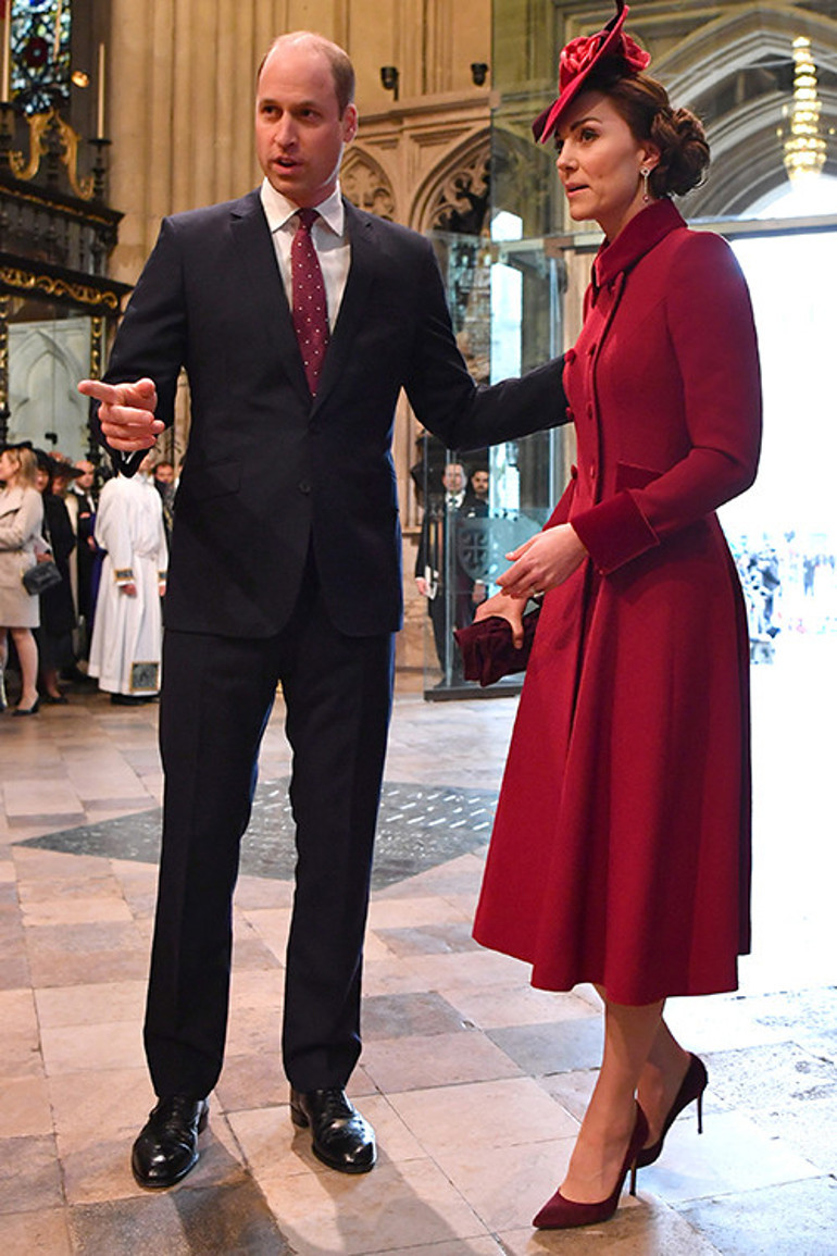 İstese kocası ona fabrikasını satın alır... Boynundaki şal büyük oğlundan bile daha yaşlı