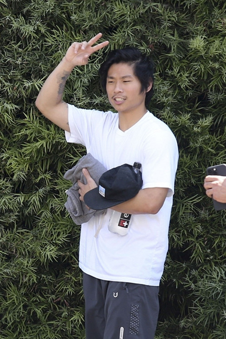 Öz çocuklarına yapmadığını ona yapıyordu: Angelinaya bir kötü haber daha... Evlatlık oğlu bir türlü yüzünü güldürmedi