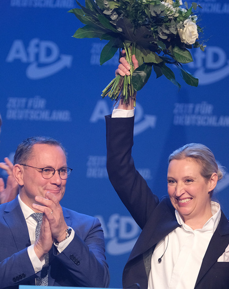 Bir adım daha ileri gitti AfD’nin seçim kampanyasına katıldı