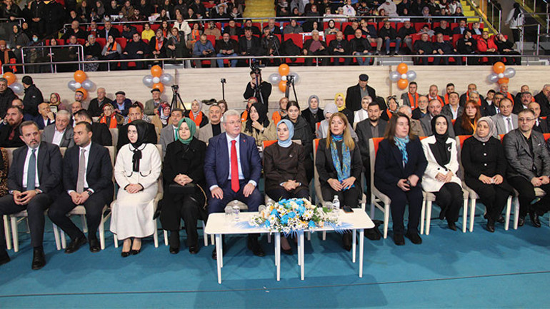 Bakan Göktaş, partisinin Çankırı 7. Olağan İl Kadın Kolları Kongresine katıldı: Önümüzdeki dönemde aileyi korumak için önemli adımlar atacağız