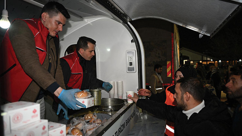 Tüm yurtta Miraç Kandili dualarla idrak edildi