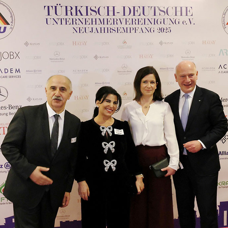 TDU’dan yeni yıl resepsiyonu