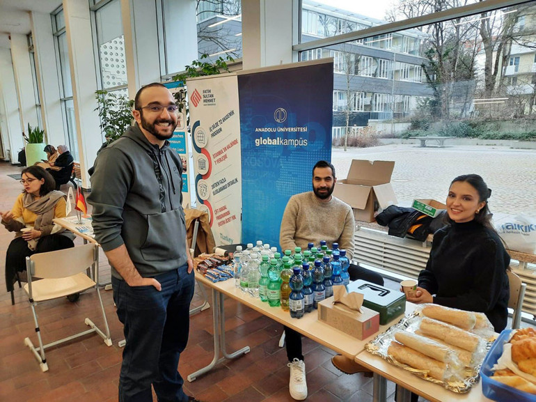 Münih’te açıköğretim orta ve lise sınavlarına yoğun ilgi