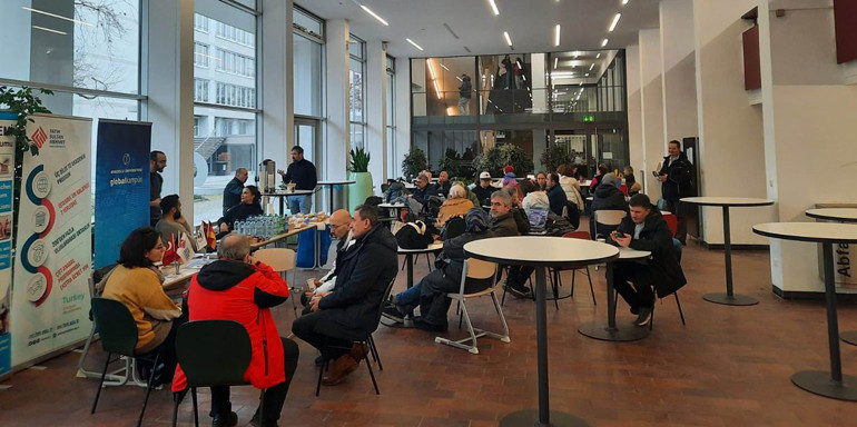 Münih’te açıköğretim orta ve lise sınavlarına yoğun ilgi