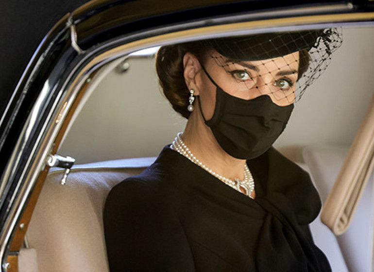 Son anda ortaya çıktı... Yine gözyaşlarını takıp takıştırdı