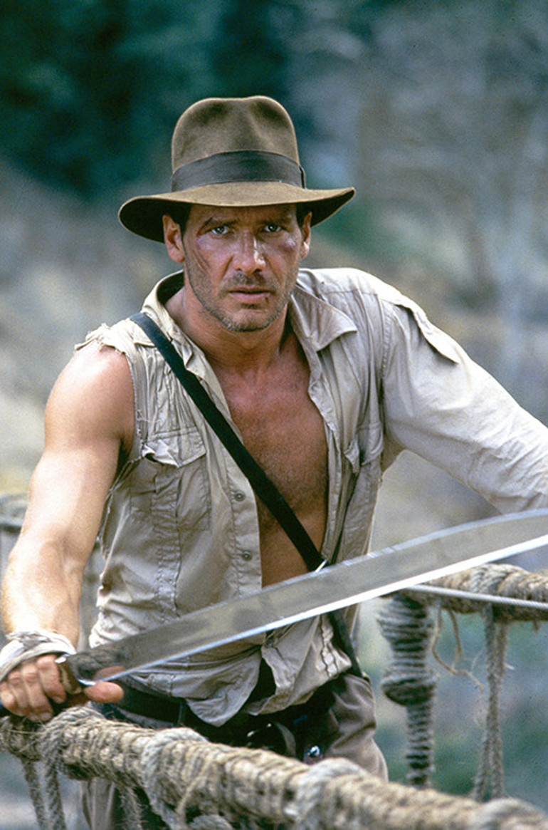 Bıyıkları ve örgü yeleğiyle ünlü olmuştu: Yılların oyuncusu yeni yaşına boynu bükük giriyor... O artık mecburen emekli