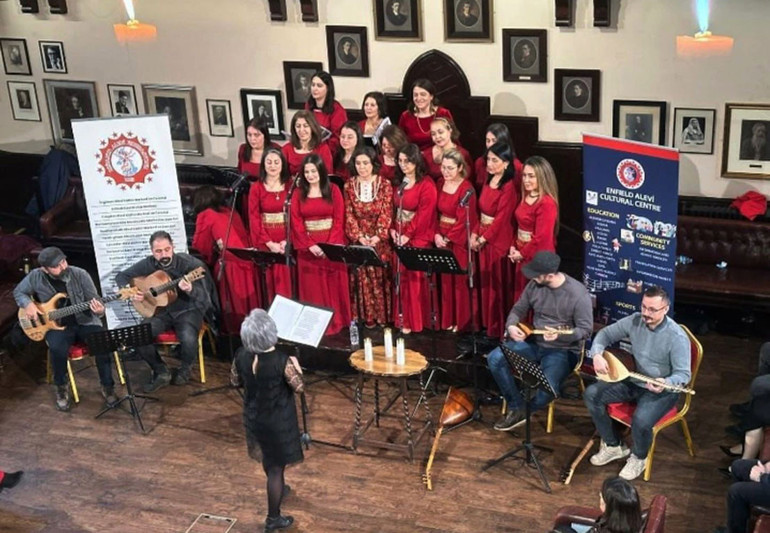 ‘Bahar Kadın Korosu’, Cambridge’te büyüledi