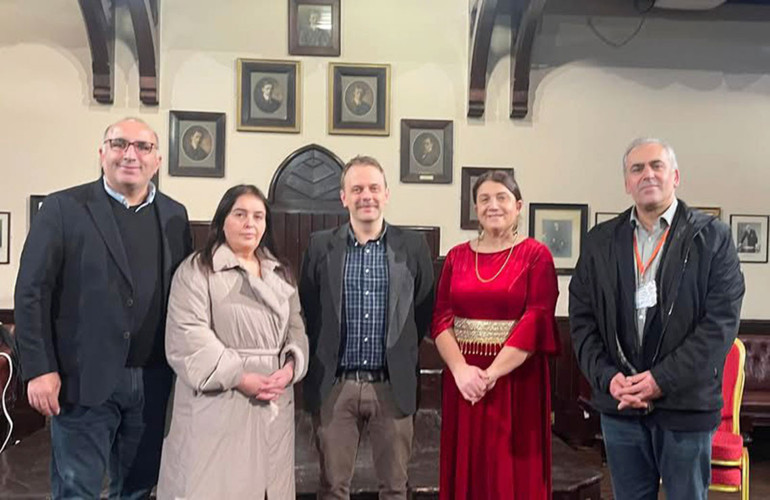 ‘Bahar Kadın Korosu’, Cambridge’te büyüledi