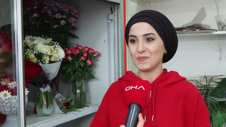 Akılalmaz dolandırıcılık İş insanıyım dedi, ünlülerin adına 312 bin liralık çelenk siparişi verdi