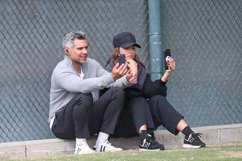 Ünlü çiftin evliliği bitti... Güzel oyuncunun dostları rahatladı: Boşanmakla en iyisini yapıyor