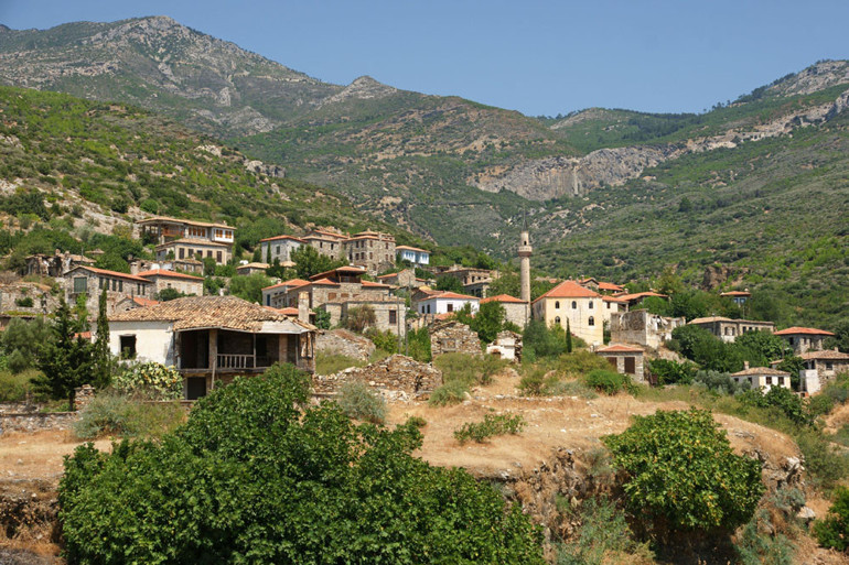 Pinokyonun peşinden gidip gördüğüm eski bir Rum yerleşimi: Tarihi Doğanbey Köyü