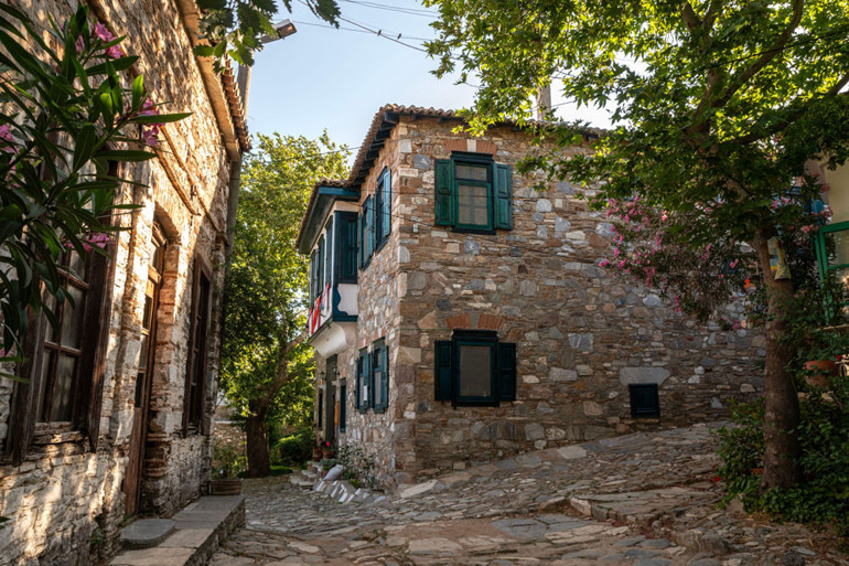 Pinokyonun peşinden gidip gördüğüm eski bir Rum yerleşimi: Tarihi Doğanbey Köyü
