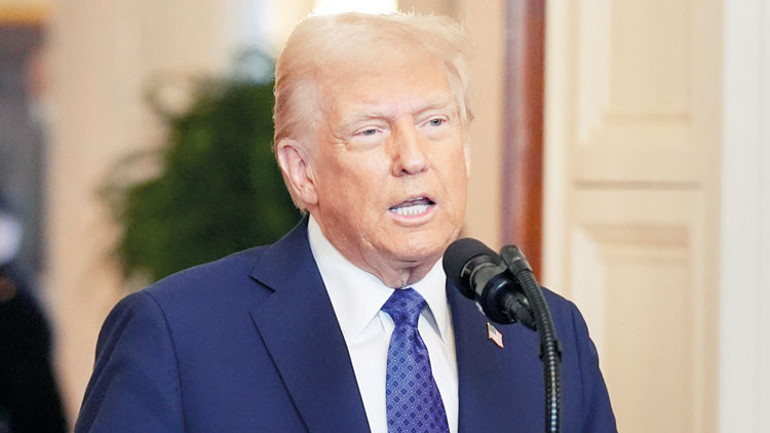 Yolcu uçağı ve askeri helikopter çarpıştı: 67 ölü... Havada dehşet