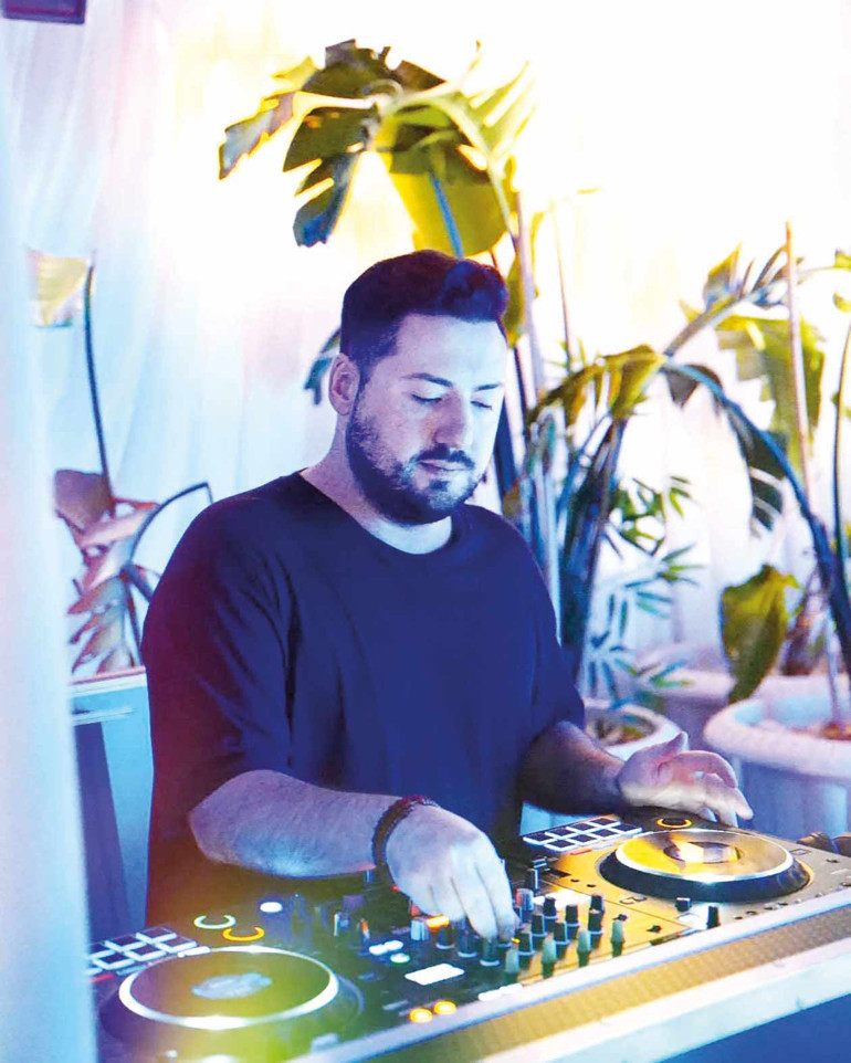 Cadde bildiğiniz gibi değil