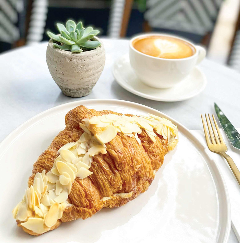 Kruvasan sandvicin en iyilerini bulabileceğiniz 10 mekân: Hem çıtır hem yumuşacık