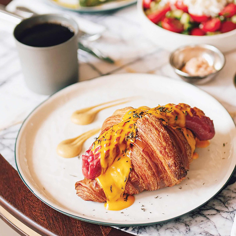 Kruvasan sandvicin en iyilerini bulabileceğiniz 10 mekân: Hem çıtır hem yumuşacık