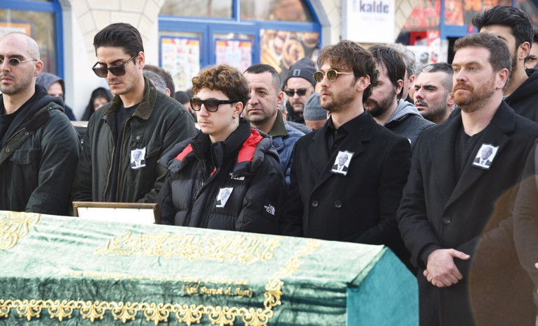 Aras Bulut İynemliden babasına son görev