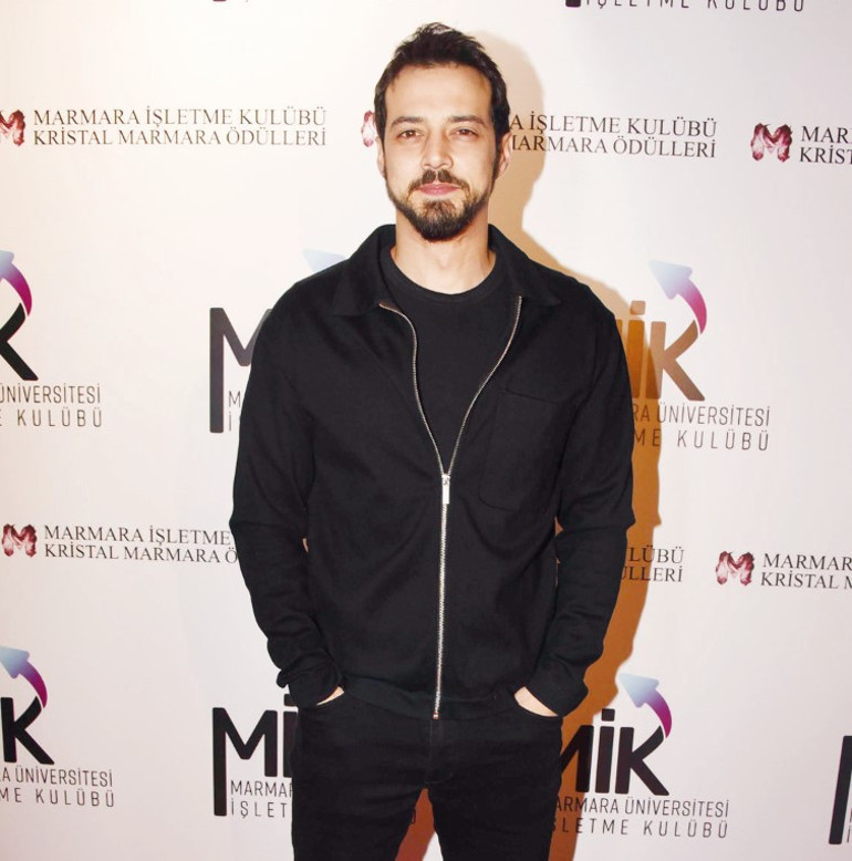 Kristal Marmara Ödülleri sahiplerini buldu... Mehmet Şef oğlu ile ödül töreninde