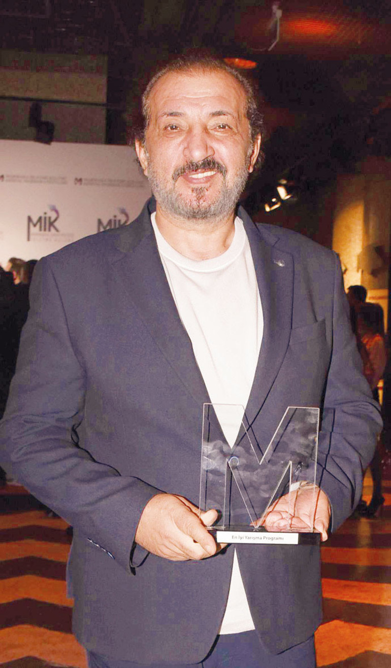 Kristal Marmara Ödülleri sahiplerini buldu... Mehmet Şef oğlu ile ödül töreninde